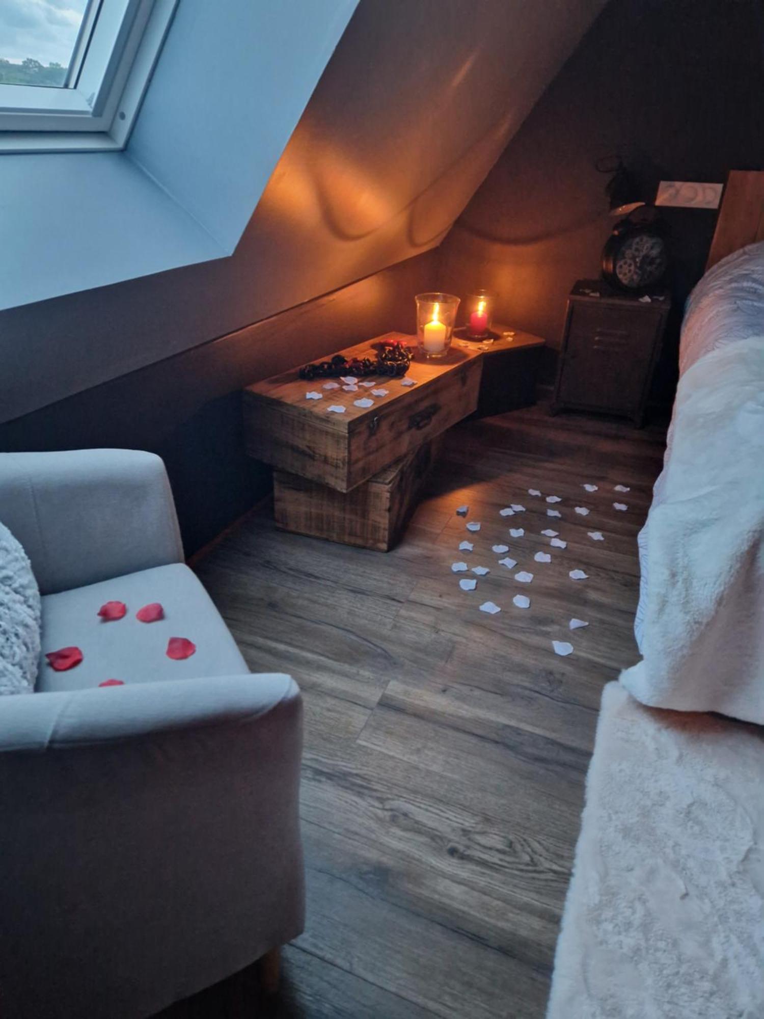 Chalet Industriel Avec Filet Et Spa Sorigny Eksteriør billede