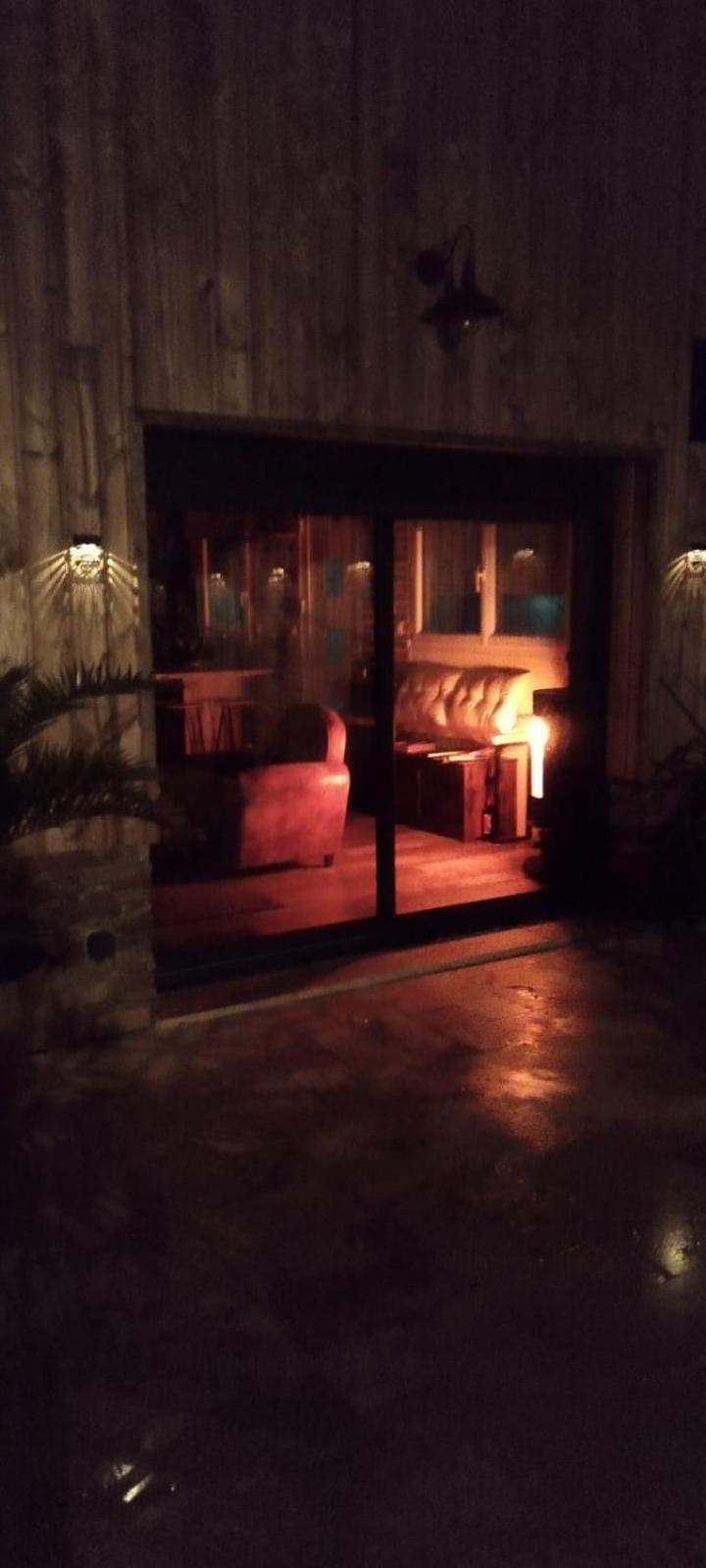 Chalet Industriel Avec Filet Et Spa Sorigny Eksteriør billede